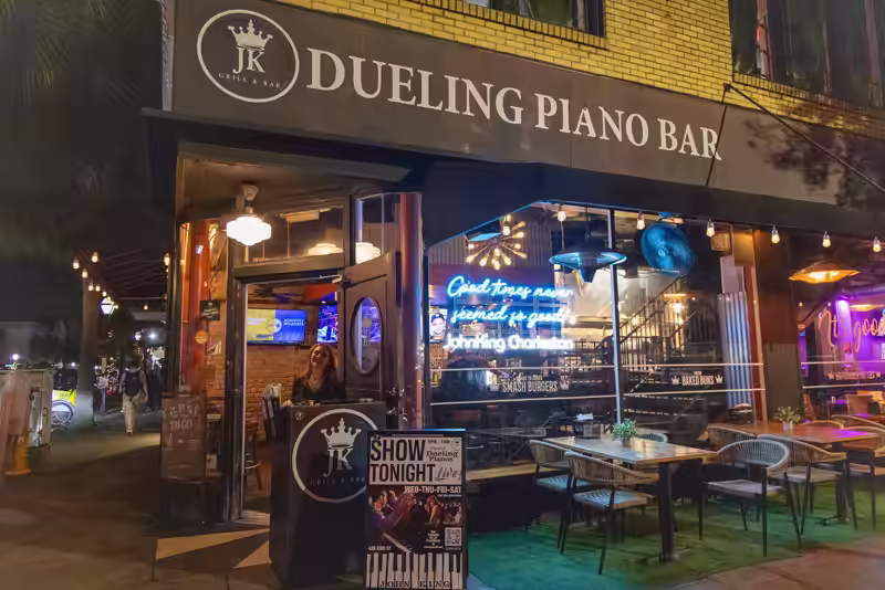 John King Grill - Entertainment restaurant by Charleston Hospitality Group